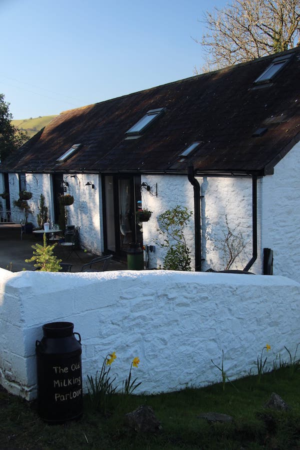 The let itself is in a renovated and modernised old milking parlour, attached to a 300 year old farm house